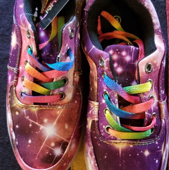 USB Chargable Light up kids purple galaxy shoes - Picture 6 of 8